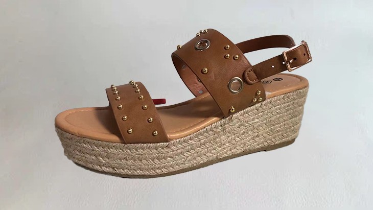 Sweet bottomed Metal Buckle And Sandals