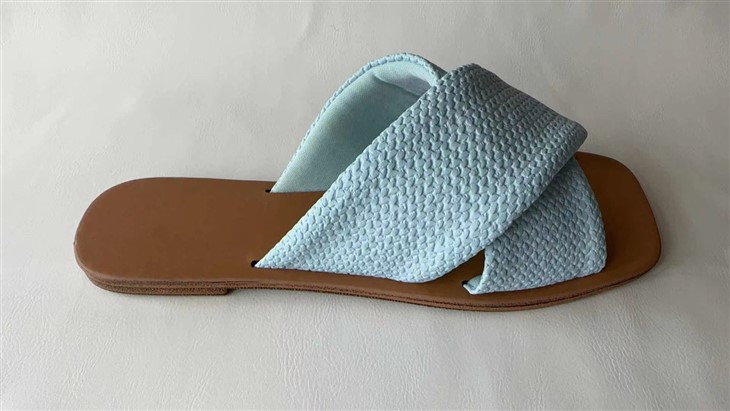blue Embossed Slippers factory